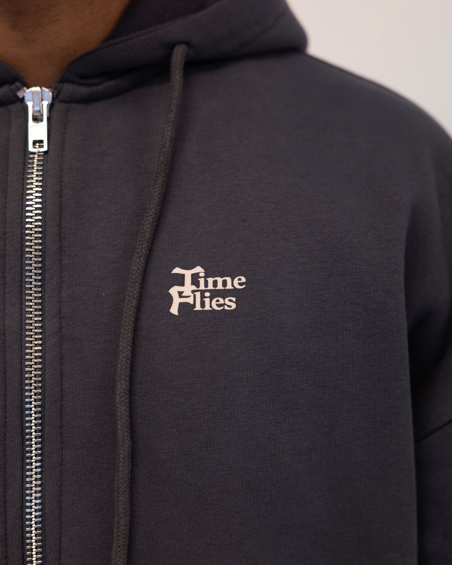 Time Flies Zip Hoodie Grau